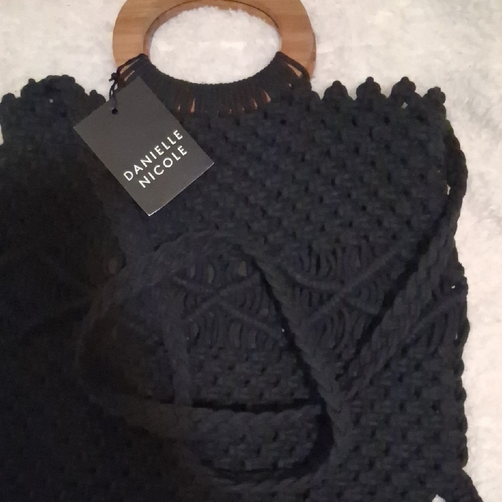 Danielle Nicole Black Knit Bag with Wooden Handles - Picture 6 of 6